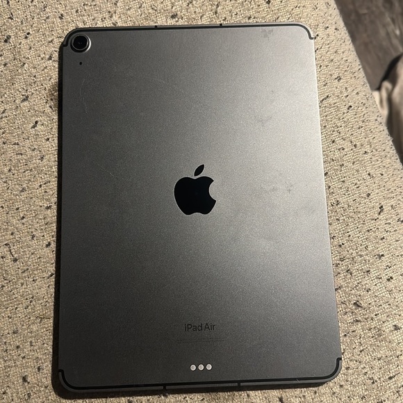 Apple air (8th generation) - Picture 3 of 5